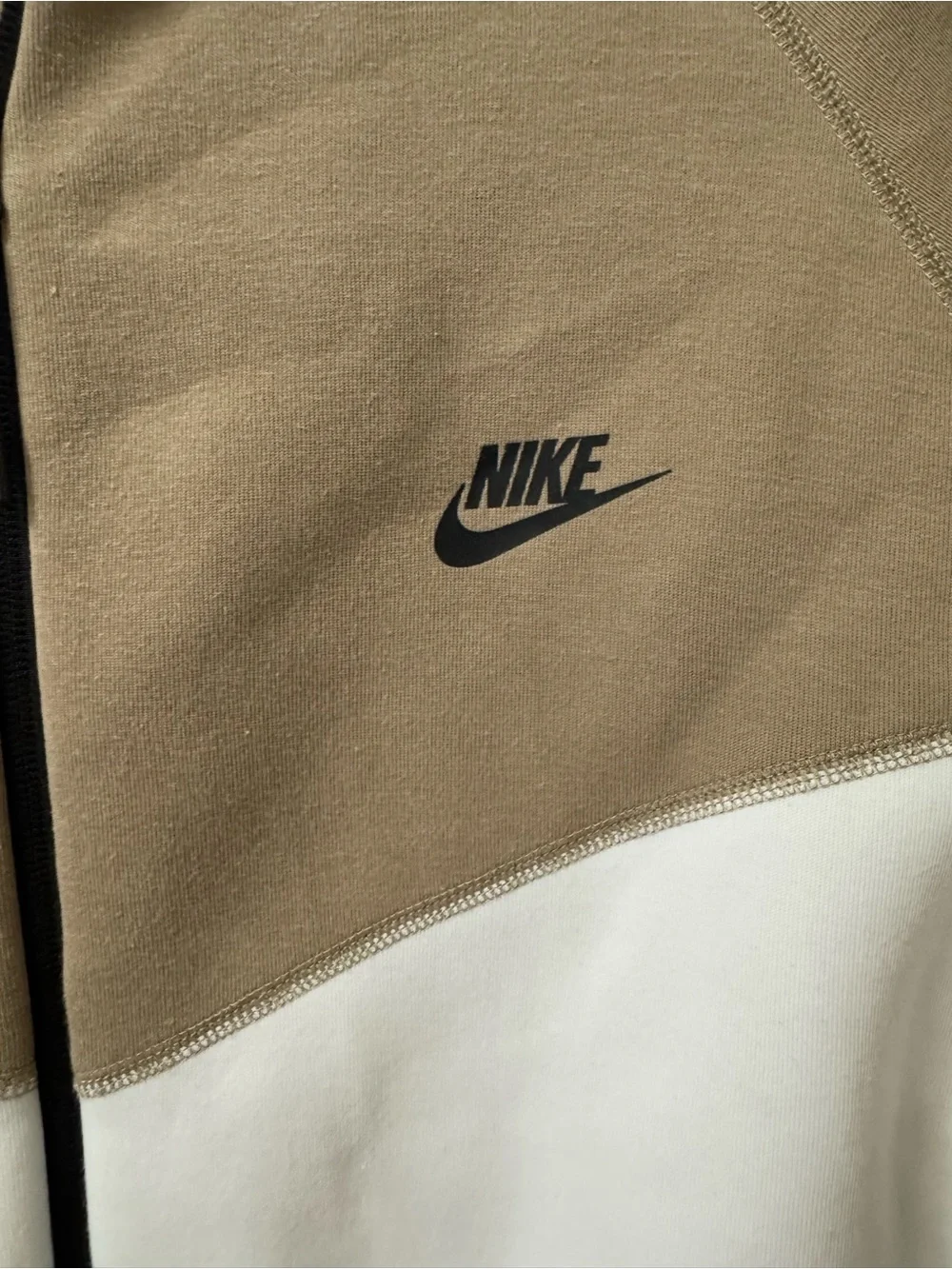 Nike Men’s Tan & White Colorblock Full-Zip Performance Jacket